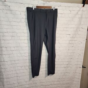Men's Zyia Chino pants, size Large